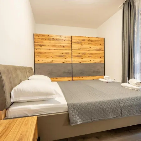 In Complex Botanica Prime, Free Parking * Varna
