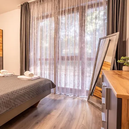 In Complex Botanica Prime, Free Parking * Varna