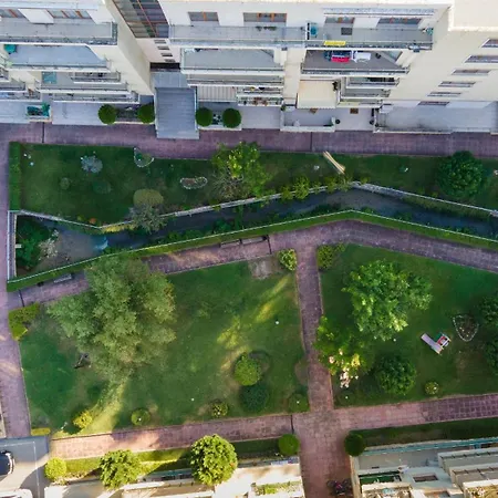 In Complex Botanica Prime, Free Parking Varna